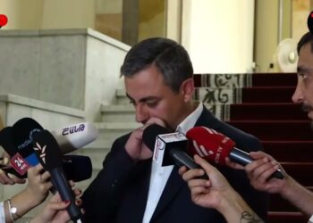 Փորձում են ժողովրդին լարել մեր դեմ․ Սաղաթելյանի ճեպազրույցը