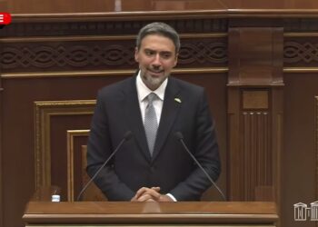 Ներողություն խնդրեք՝ ծնողներին Եռաբլուրում քաշ տալու, ինչի չես զոհվել ասելու համար. Վարդևանյան