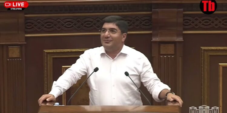 Փաշինյանի քավորի մանկապարտեզն է. վեճ՝ Մեսրոպ Մանուկյանի ելույթի ժամանակ