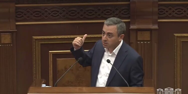Էս քարտեզը կփակցնեմ, ազատրե՛ք էս տարածքը. Իշխան Սաղաթելյանը՝ ՔՊ-ին