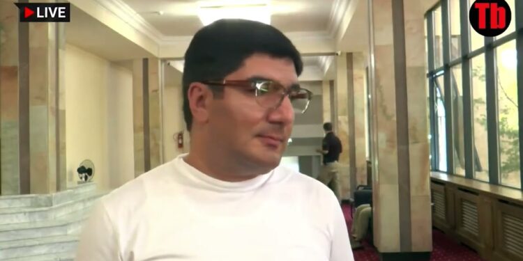Մանվել Գրիգորյանի ժնջիլի հետքերը վզիս կա՞ն, ասել եմ ու ողջ եմ. Մեսրոպ Մանուկյան