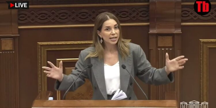 Սա փրկօղակ է ձեզ՝ հերթական ստորացուցիչ զիջումների չգնալու համար. Աննա Գրիգորյան