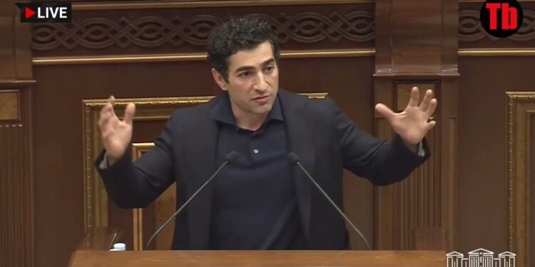 Վերջ տվե՛ք, ինձ չհորդորեք, թե ոնց վարեմ նիստը․ Ռուբինյանը՝ Քոչարյանին
