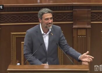 «Փուռը տալն» ա արժանի՞ խոսույթ․ուզո՞ւմ եք՝ մենք էլ վիրավորանքներին արձագանքենք․ Վարդևանյան
