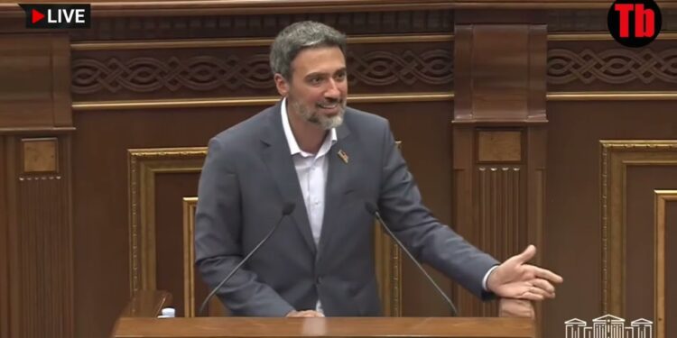 «Փուռը տալն» ա արժանի՞ խոսույթ․ուզո՞ւմ եք՝ մենք էլ վիրավորանքներին արձագանքենք․ Վարդևանյան