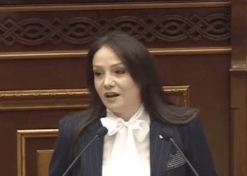 ԽԾԲ կա՞, որտե՞ղ է լավ վարձատրվող, լավ մասնագետի, լավ արդյունքը. Մանուկյանը՝ «Հայփոստի» տնօրենի մասին