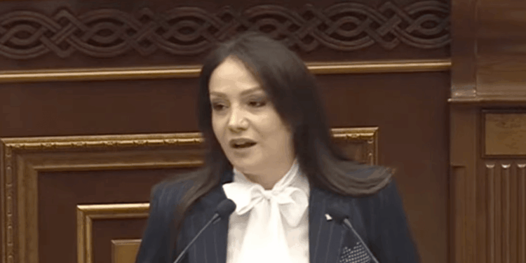 ԽԾԲ կա՞, որտե՞ղ է լավ վարձատրվող, լավ մասնագետի, լավ արդյունքը. Մանուկյանը՝ «Հայփոստի» տնօրենի մասին