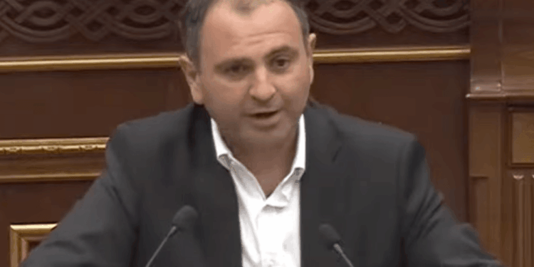 Եթե Ծառուկյանը վարսավիրանոց ունենար, Ավինյանն ասելու էր՝ եկեք էստեղ ֆենվեք, էլոս արեք․ Խաչատրյան