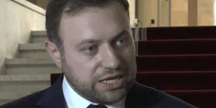 Եթե ծիրանը Էյֆելյան աշտարակի տակ տանես նկարես, չի նշանակում, որ Ֆրանսիա ծիրան ես արտահանել