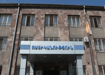 Դաշտավանում մեքենան արագ վարելու հարցը վերածվել է զանգվածային ծեծկռտուքի․ մեկ տասնյակից ավելի անձ ձերբակալվել է