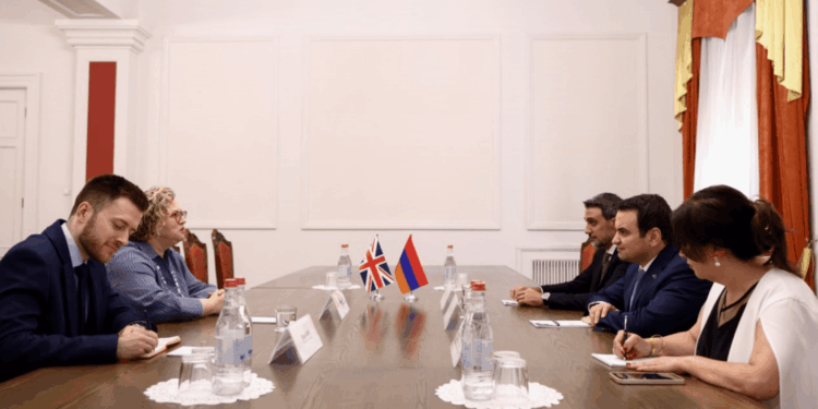 «Ուժեղ Հայաստան» խմբակցությունը հանդիպել է Մեծ Բրիտանիայի դեսպանին
