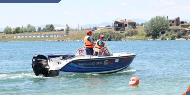 Սևանա լճում ջրային մոտոցիկլետ է շրջվել․ 2 քաղաքացի հայտնվել է ջրում