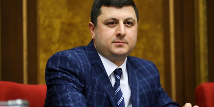 Մարտուն Գրիգորյանը իշխանության ցուցումով կալանավորվեց. Աբրահամյան