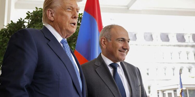 Թրամփի հետ զրույցում Փաշինյանը շեշտել է նրա «որոշիչ» դերը խաղաղության հաստատման գործում