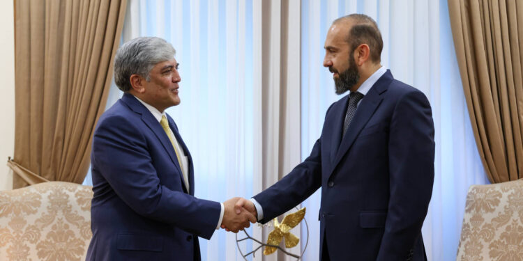 Արարատ Միրզոյանն ընդունել է ՀՀ-ում Պակիստանի առաջին դեսպանին