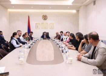 Անհայտ կորածների հարազատները հանդիպել են ԱԺ հանձնաժողովի ներկայացուցիչների հետ
