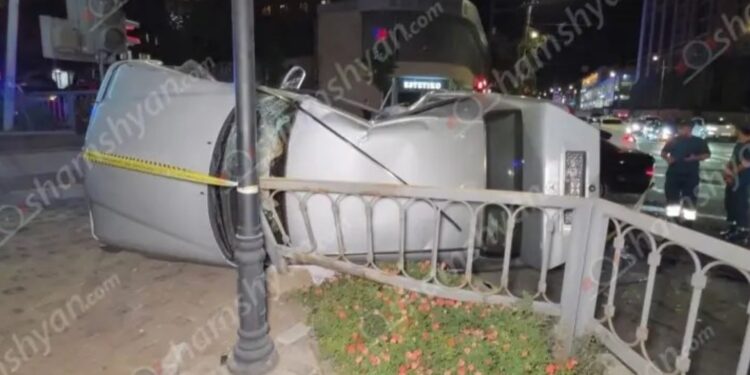 Ավտովթար Երևանում․ բախվել են 2 «Mercedes», կա վիրավnր