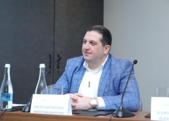 Ես բազմիցս հերքել եմ` որևէ անձնական, ընտանեկան կամ գործարար կապեր չունեմ ոչ ներկա, ոչ նախկին, ոչ էլ որևէ քաղաքական ուժի հետ. Նարեկ Նալբանդյան