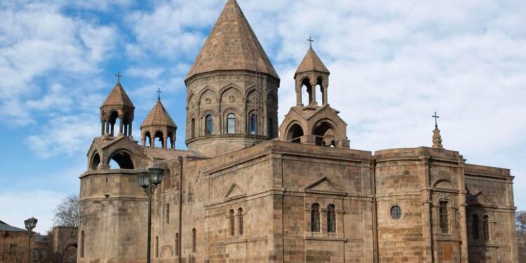 Օտարերկրյա դիվանագետները չպետք է նպաստեն հայկական ժառանգության յուրացման արդարացմանը․ Մայր Աթոռ