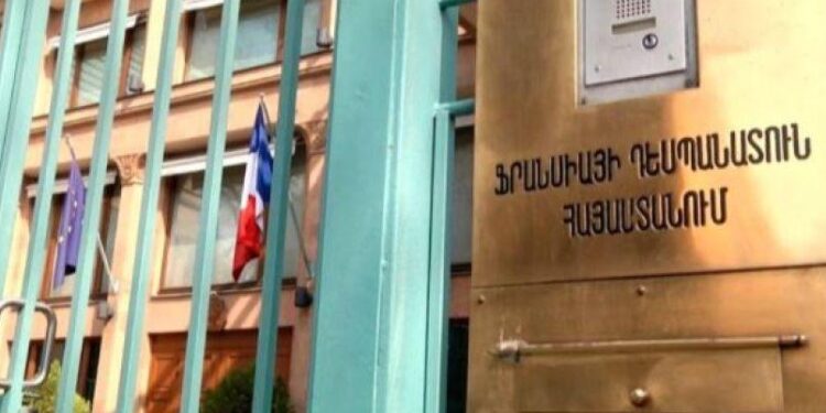 Երևանում Ֆրանսիայի դեսպանատունը հյուրերին թունավորելու մեջ մեղադրել է կապալառուներին