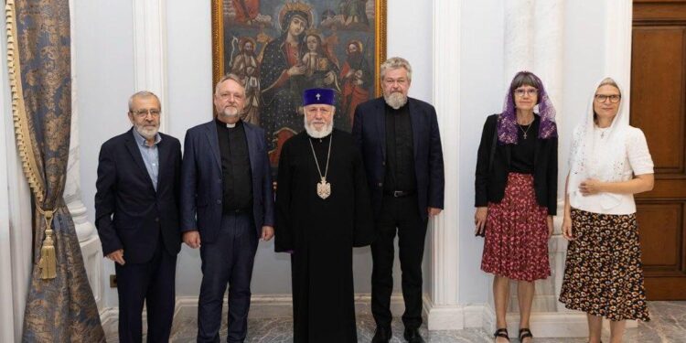 Գարեգին Երկրորդը հանդիպել է դանիական-հայկական բարեգործական առաքելության պատվիրակությանը