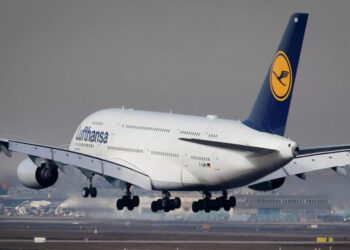 Lufthansa-ի ինքնաթիռը վայրէջք է կատարել Լիոնում՝ հրդեհված փաուերբենկի պատճառով