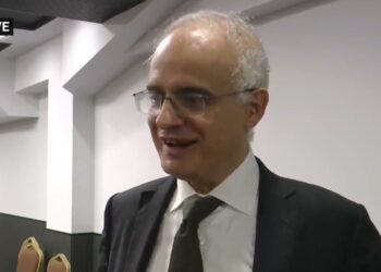 Մի օր պայթելու է․ ընդդիմադիր ուժերի հետ կոնսուլտացիաների մեջ ենք․ Զուրաբյան