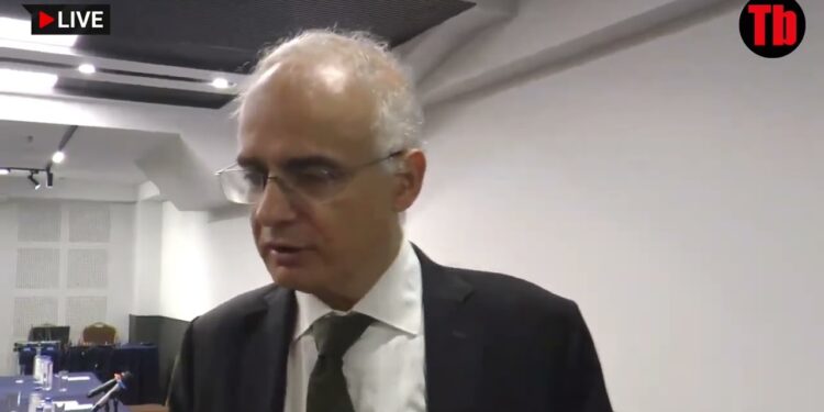 Արդեն Պեսկովն ա խնդում Փաշինյանի վրա, ասում ա՝ թող դուրս գա ՀԱՊԿ–ից, ծաղրածու ա․ Լևոն Զուրաբյան