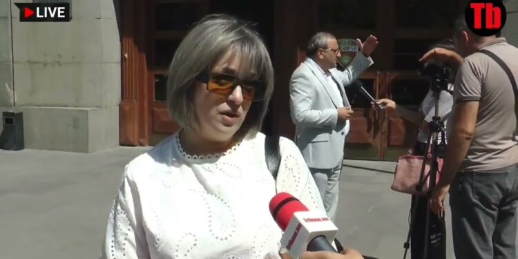Թողեք՝ բժիշկը ինքնակրթվի․ մեր գործը թողած՝ ArMed-ում ինչ-որ բաներ պետք ա լրացնենք