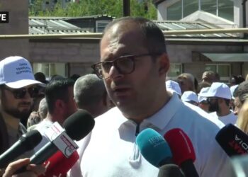 Վատ լրագրողից էդպես էլ չդարձավ վարչապետ. Մխիթարյանը՝ Փաշինյանին