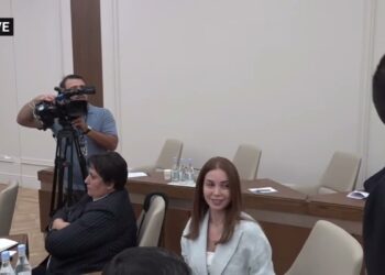 ՔՊ–ականները նեղացան ու հեռացան սրահից․ Մենք ստիպված ենք լքել, պաշտոնյաների անուններ են հնչում