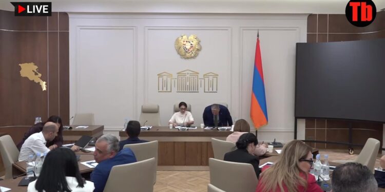 ԱԺ–ում քննարկում են արցախցիների խնդիրներն ու լուծումները․ ՀԻՄԱ