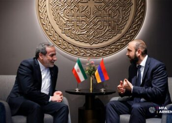 Միրզոյանը կարճ զրույց է ունեցել Արաղչիի հետ