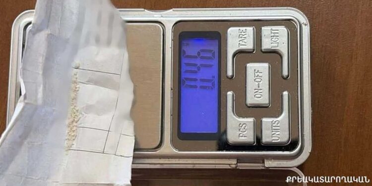 ՔԿՀ-ի ծառայողը թմրամիջոց էր նախատեսել փոխանցել ազատազրկվածներին․ նա ձերբակալվել է