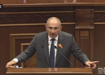 Քոչարյանի կոշիկով է հայրենիք ազատագրվել, ոչ թե պադավատով հանձնվել. իրավիճակը լարվեց