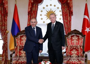 Փաշինյանը հանդիպել է Թուրքիայի նախագահ Էրդողանի հետ