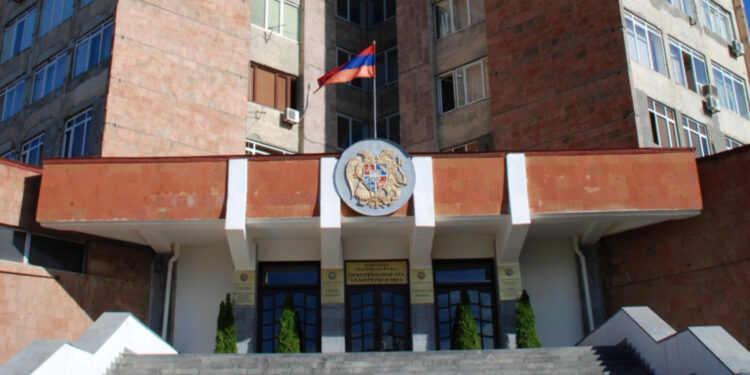 Ձերբակшլվել են ԴԱՀԿ նախկին պաշտոնյաներ և փաստաբան