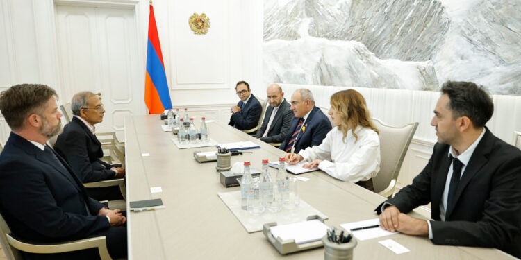 Փաշինյանն ընդունել է տնտեսագիտության Նոբելյան մրցանակակիր Աբհիջիթ Բաներջիին