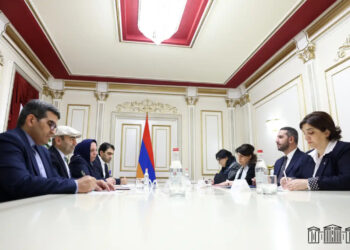 Ռուբինյանն ու Իրանի դեսպանը քննարկել են երկու երկրների միջև հարաբերությունների զարգացմանն առնչվող հարցեր