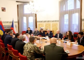 Սուրեն Պապիկյանը Կարել Հավլիչեկի հետ քննարկել է ռազմատեխնիկական համագործակցությանը վերաբերող հարցեր