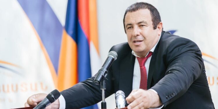 Որքան երկար տևի այս վիճակը, այնքան ավելի մեծ կորուստներ ենք արձանագրելու․ Ծառուկյանը՝ Հայաստանի տնտեսական խնդիրների մասին