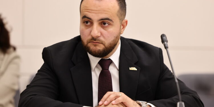 Վաղ առավոտից համատարած խուզարկություններ ու ձերբակալություններ են Ստեփանավանի տարածաշրջանում «Ուժեղ Հայաստան»-ի աջակիցների շրջանում․ Անդրանիկ Գևորգյան