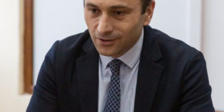 Արթուր Մինասյանն իր դիմումի համաձայն ազատվել է ԿԳՄՍՆ բարձրագույն կրթության, գիտության կոմիտեի նախագահի տեղակալի պաշտոնից