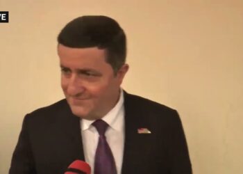 Տղամարդը, որ ասում ա՝ անում ա, կարան՝ թող դուրս շպրտեն Էդգարին. Ղազինյան