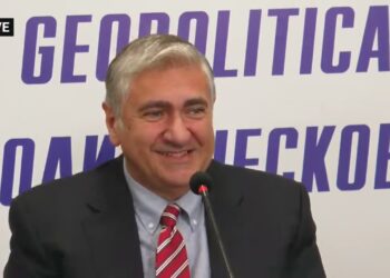 Նոր ֆոկուսնիկ ա, ըտենց լավ տարածք փոխանակող ա, ես մի հատ տարածք ունեմ, տամ, թող Մալդիվների հետ փոխանակի