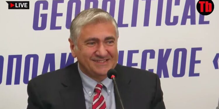 Նոր ֆոկուսնիկ ա, ըտենց լավ տարածք փոխանակող ա, ես մի հատ տարածք ունեմ, տամ, թող Մալդիվների հետ փոխանակի