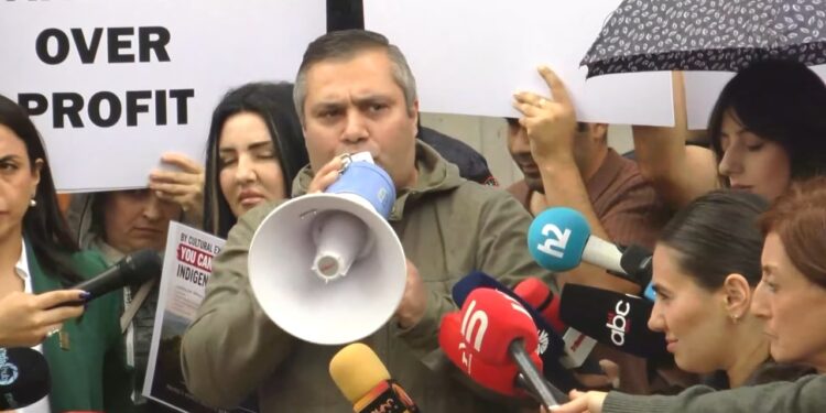 #ՀԻՄԱ. Բողոքի ակցիա Հանրապետության հրապարակում