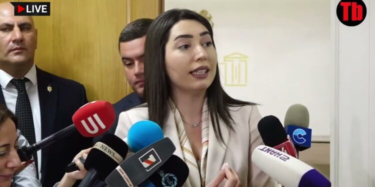 Ինչի՞ պիտի էդքան թանկ՝ 29 հազար դրամ վճարեն՝ նոր բիոմետրիկ անձնագրի համար․ ՆԳ նախարարի պարզաբանումը