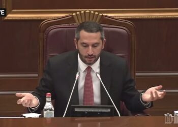 Ես մեծագույն հաճույքով ձեզ հեռացնելու եմ էս դահլիճից. Ռուբինյանը՝ Ղազարյանին