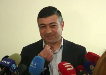 Առուշանյանն է զանգում ուղիղ եթերում. Սարիկ Մինասյան